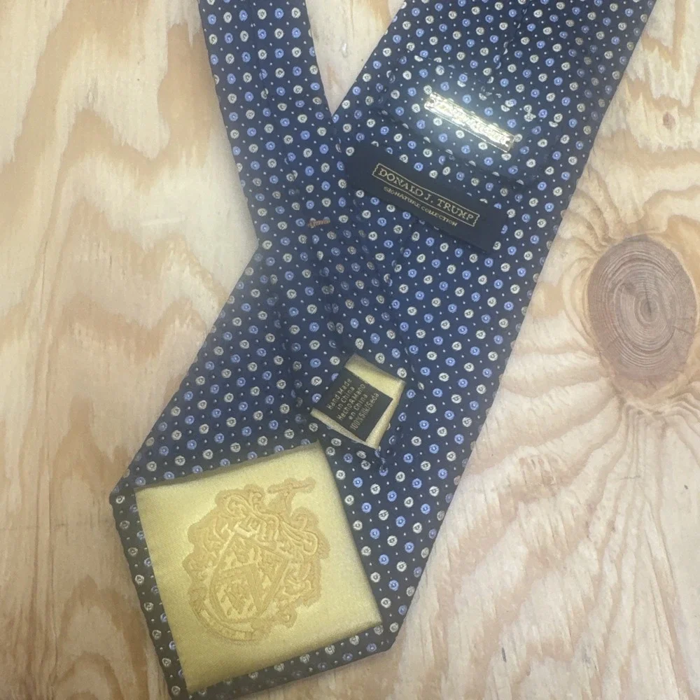 Trump Signature Gold Bar‎ Silk Tie Navy Geometric Pattern Bold Power Aesthetic